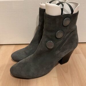 Van Eli Boots with MOP Buttons, Gray 9.5